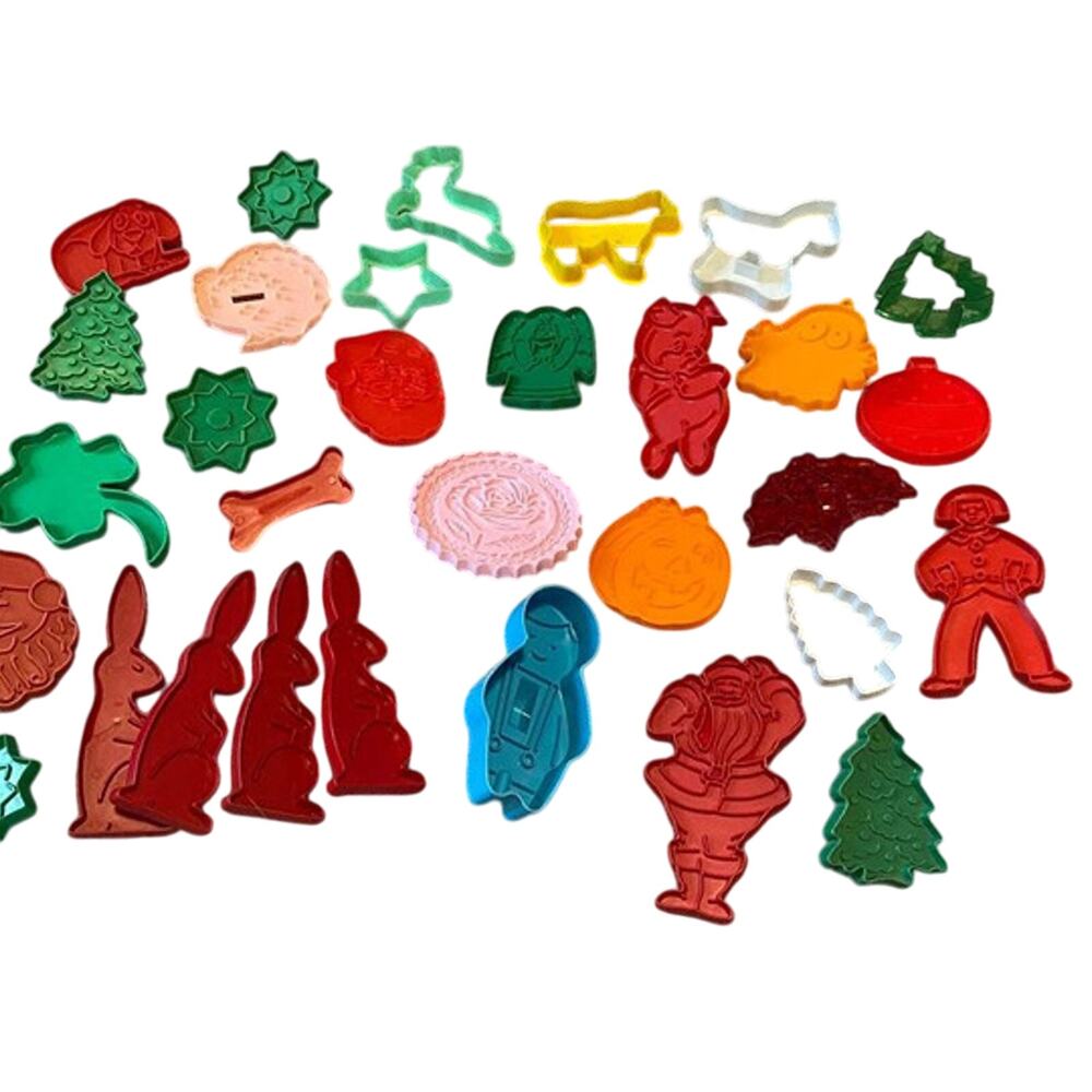 31 Vintage Plastic Cookie Cutters